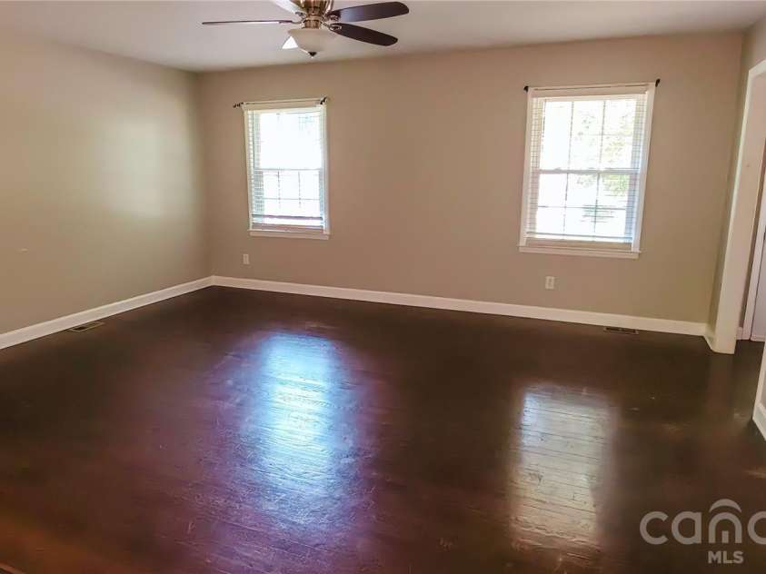 6315 Spring Garden Lane, Charlotte, NC 28213.  MLS# CAR4399820, YatesRealty ID 35177. Living Room