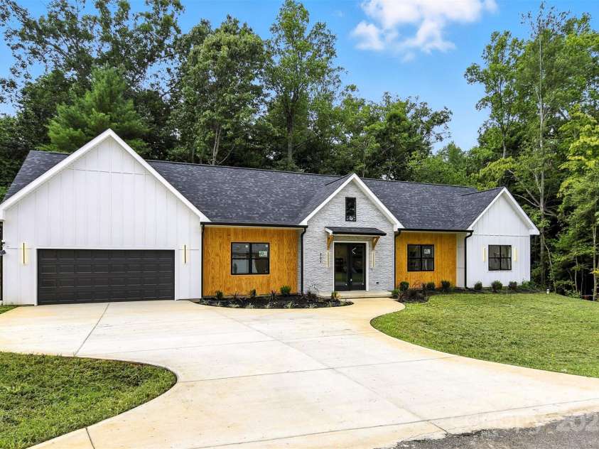 303 Wittenburg Springs Drive, Taylorsville, NC 28681.  MLS# CAR4284658, YatesRealty ID 35178. Panoramic