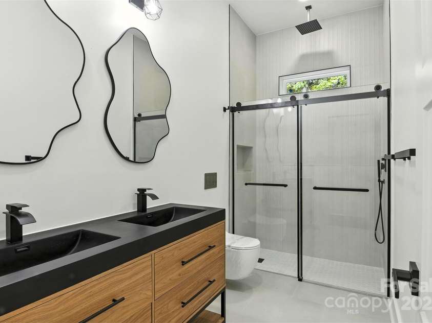 303 Wittenburg Springs Drive, Taylorsville, NC 28681.  MLS# CAR4284658, YatesRealty ID 35178. Secondary Bathroom