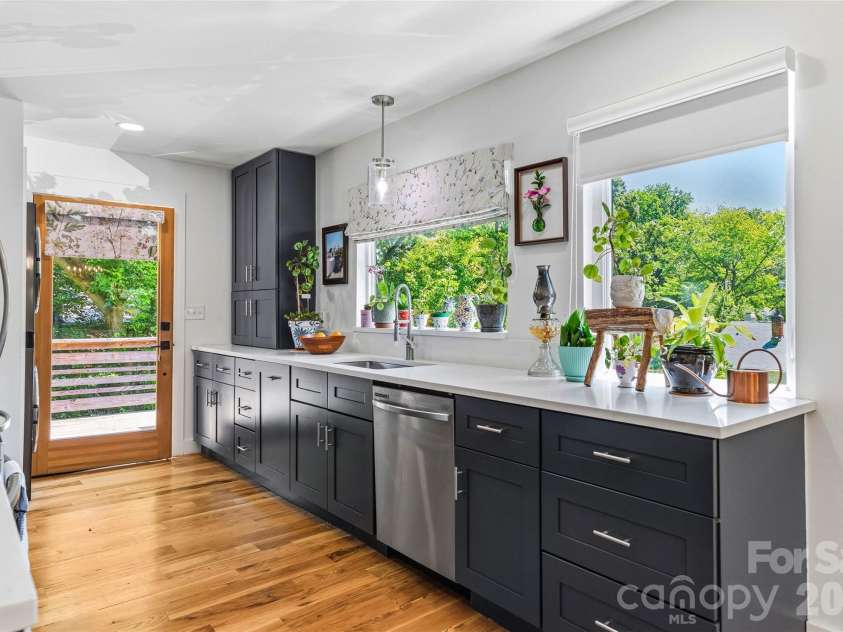 9 Bramlett Court, Asheville, NC 28806.  MLS# CAR4395121, YatesRealty ID 35178. 