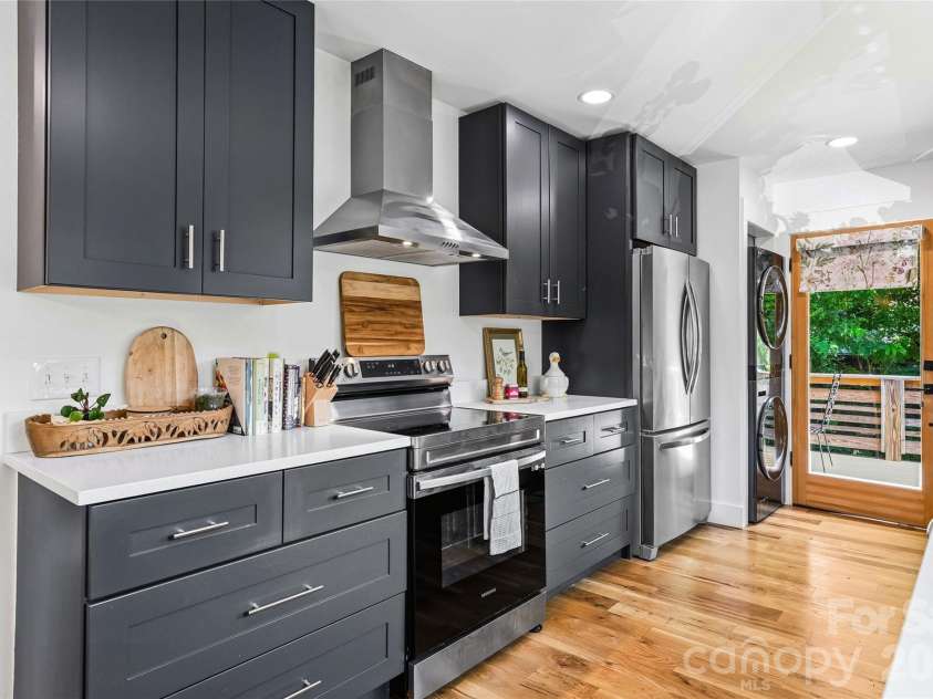 9 Bramlett Court, Asheville, NC 28806.  MLS# CAR4395121, YatesRealty ID 35178. 