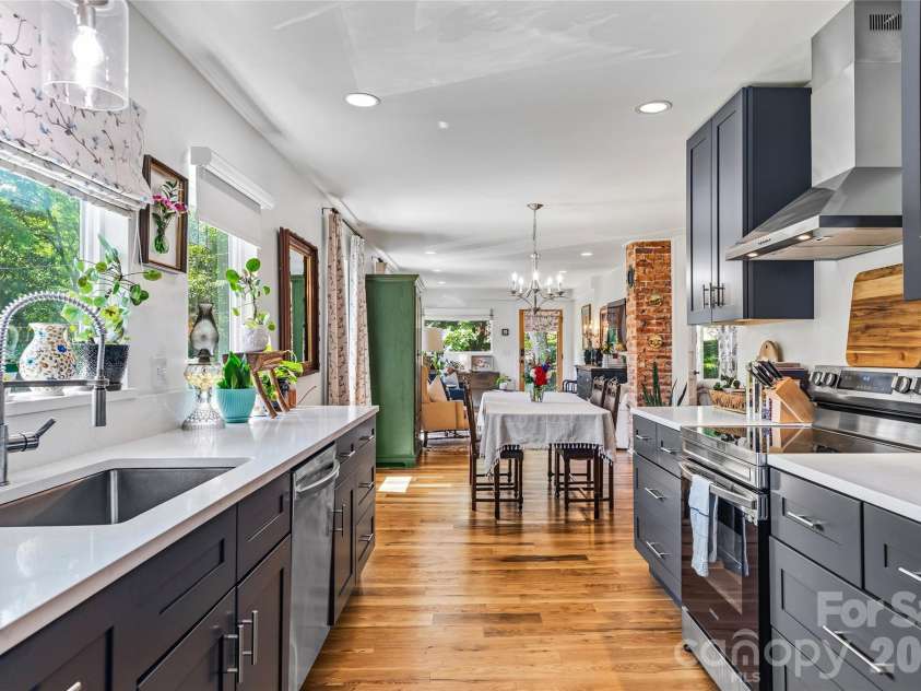 9 Bramlett Court, Asheville, NC 28806.  MLS# CAR4395121, YatesRealty ID 35178. 