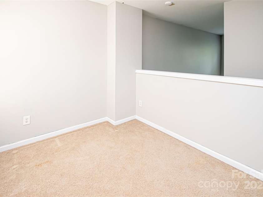 1304 Hammond Drive, Matthews, NC 28104.  MLS# CAR4289599, YatesRealty ID 35179. 