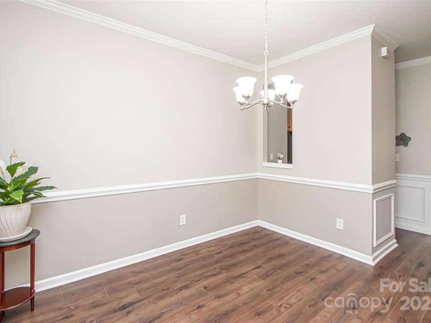 1304 Hammond Drive, Matthews, NC 28104.  MLS# CAR4289599, YatesRealty ID 35179. Dining Room