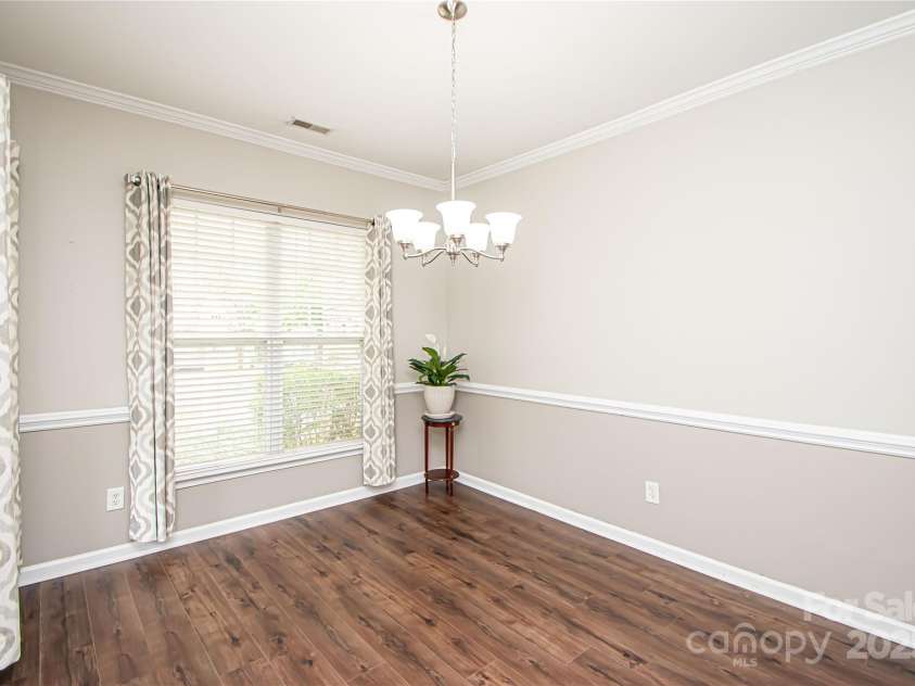 1304 Hammond Drive, Matthews, NC 28104.  MLS# CAR4289599, YatesRealty ID 35179. Dining Room