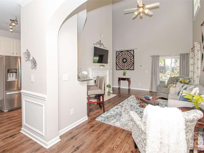 1304 Hammond Drive, Matthews, NC 28104.  MLS# CAR4289599, YatesRealty ID 35179. Entrance