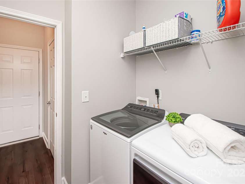 1304 Hammond Drive, Matthews, NC 28104.  MLS# CAR4289599, YatesRealty ID 35179. Laundry Room