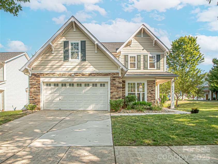 1304 Hammond Drive, Matthews, NC 28104.  MLS# CAR4289599, YatesRealty ID 35179. Welcome to 1304 Hammond Drive
