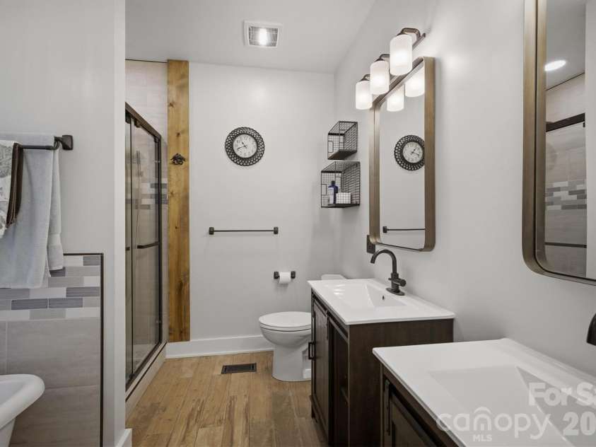 2064 Old Nc 18 None, Morganton, NC 28655.  MLS# CAR4397124, YatesRealty ID 35181. Ensuite Bath