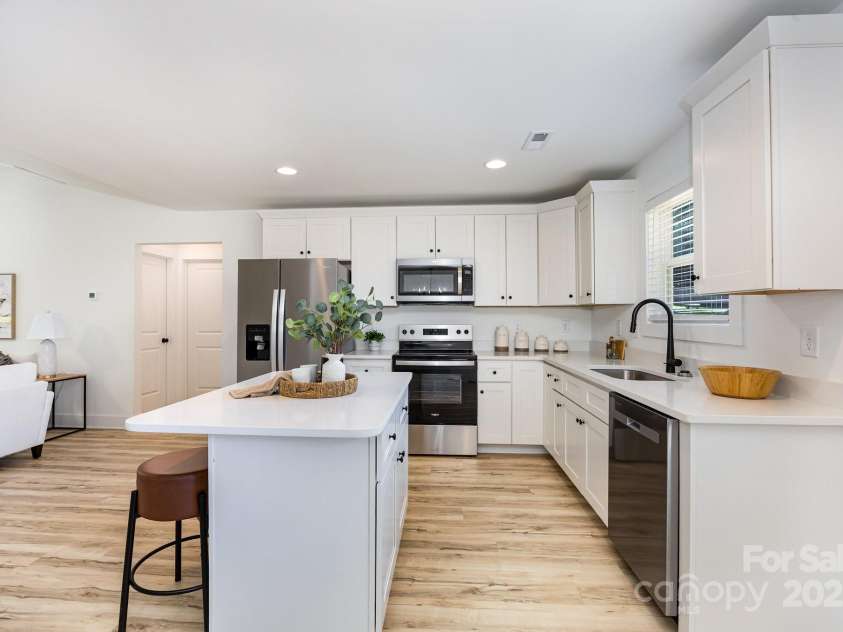 210 Pinecrest Street, Salisbury, NC 28147.  MLS# CAR4283677, YatesRealty ID 35181. 