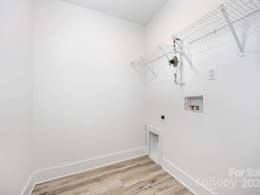 210 Pinecrest Street, Salisbury, NC 28147.  MLS# CAR4283677, YatesRealty ID 35181. 