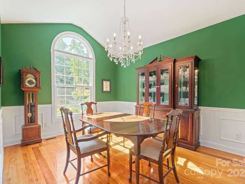 5025 Woodwinds Drive, Hickory, NC 28601.  MLS# CAR4294677, YatesRealty ID 35182. 