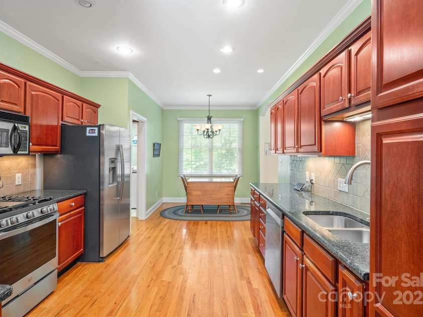 5025 Woodwinds Drive, Hickory, NC 28601.  MLS# CAR4294677, YatesRealty ID 35182. 