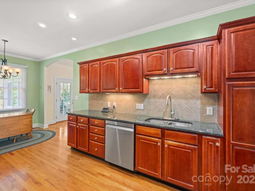 5025 Woodwinds Drive, Hickory, NC 28601.  MLS# CAR4294677, YatesRealty ID 35182. 
