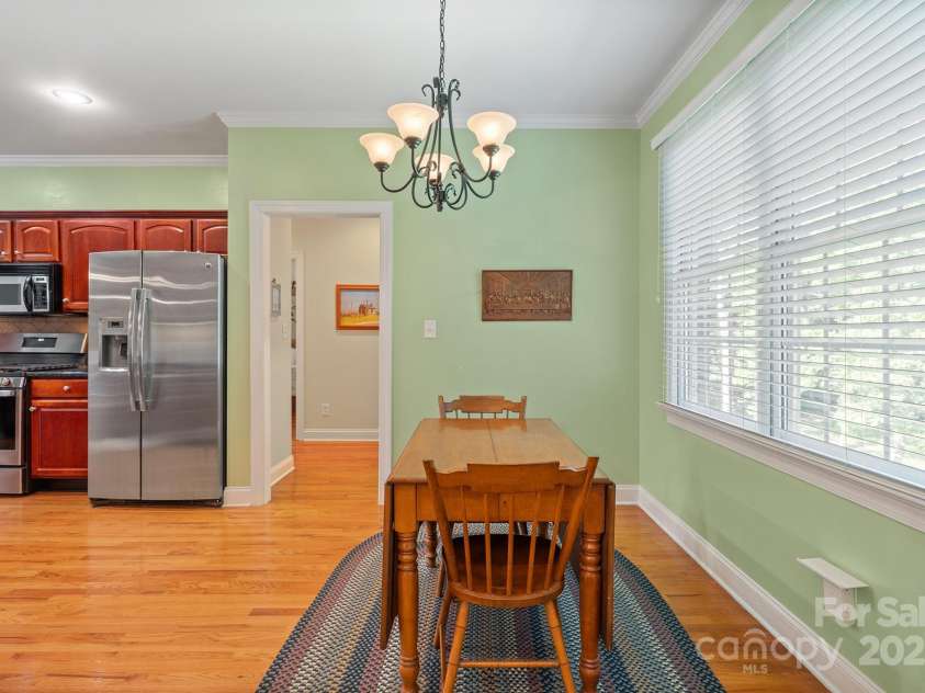 5025 Woodwinds Drive, Hickory, NC 28601.  MLS# CAR4294677, YatesRealty ID 35182. 