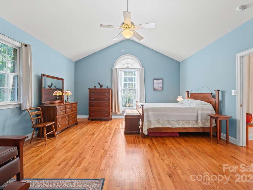 5025 Woodwinds Drive, Hickory, NC 28601.  MLS# CAR4294677, YatesRealty ID 35182. 