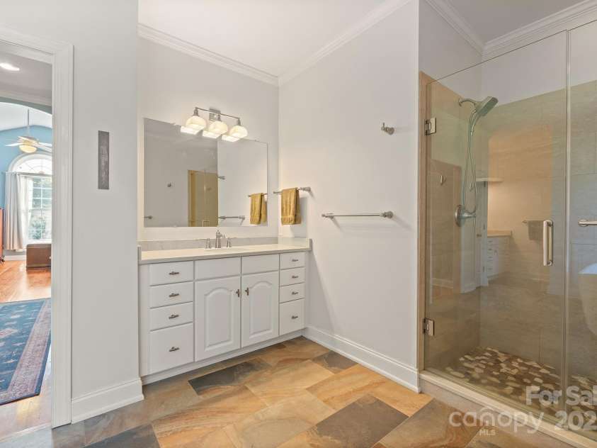 5025 Woodwinds Drive, Hickory, NC 28601.  MLS# CAR4294677, YatesRealty ID 35182. 