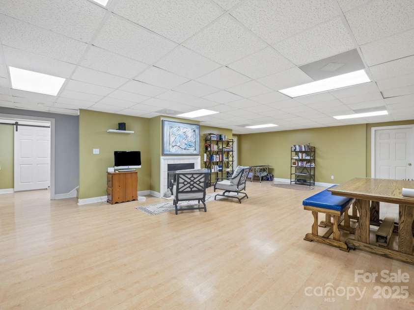 5025 Woodwinds Drive, Hickory, NC 28601.  MLS# CAR4294677, YatesRealty ID 35182. 