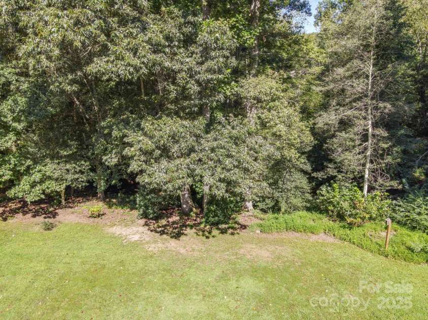 5025 Woodwinds Drive, Hickory, NC 28601.  MLS# CAR4294677, YatesRealty ID 35182. 