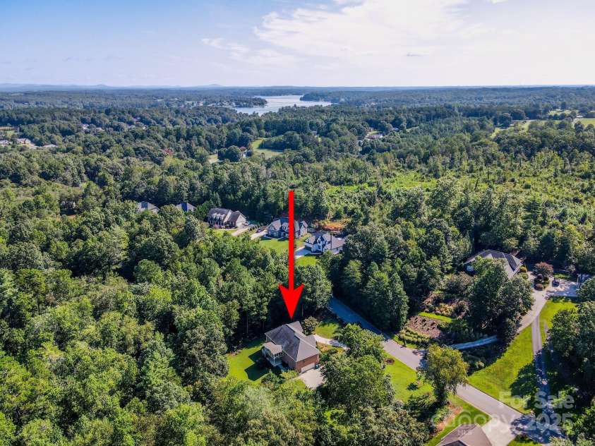 5025 Woodwinds Drive, Hickory, NC 28601.  MLS# CAR4294677, YatesRealty ID 35182. 