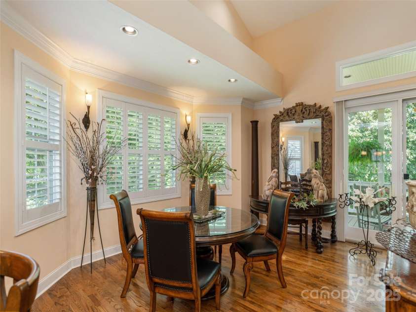 287 Towne Place Drive, Hendersonville, NC 28792.  MLS# CAR4296250, YatesRealty ID 35183. 