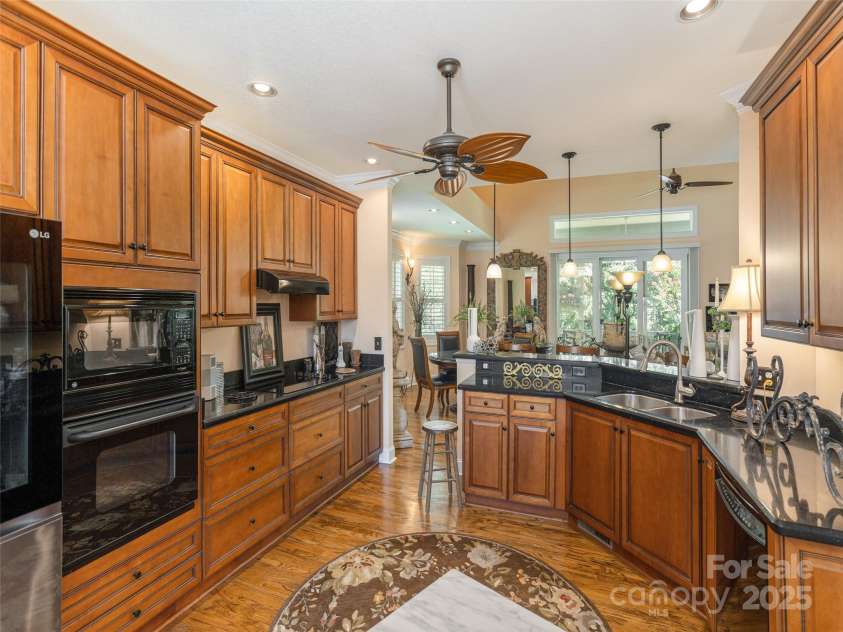 287 Towne Place Drive, Hendersonville, NC 28792.  MLS# CAR4296250, YatesRealty ID 35183. 