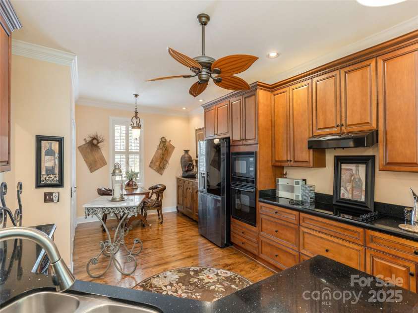 287 Towne Place Drive, Hendersonville, NC 28792.  MLS# CAR4296250, YatesRealty ID 35183. 