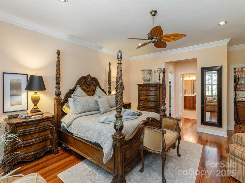 287 Towne Place Drive, Hendersonville, NC 28792.  MLS# CAR4296250, YatesRealty ID 35183. 