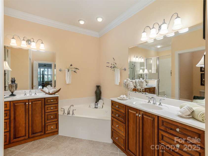 287 Towne Place Drive, Hendersonville, NC 28792.  MLS# CAR4296250, YatesRealty ID 35183. 