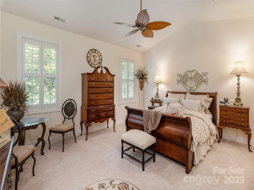 287 Towne Place Drive, Hendersonville, NC 28792.  MLS# CAR4296250, YatesRealty ID 35183. 