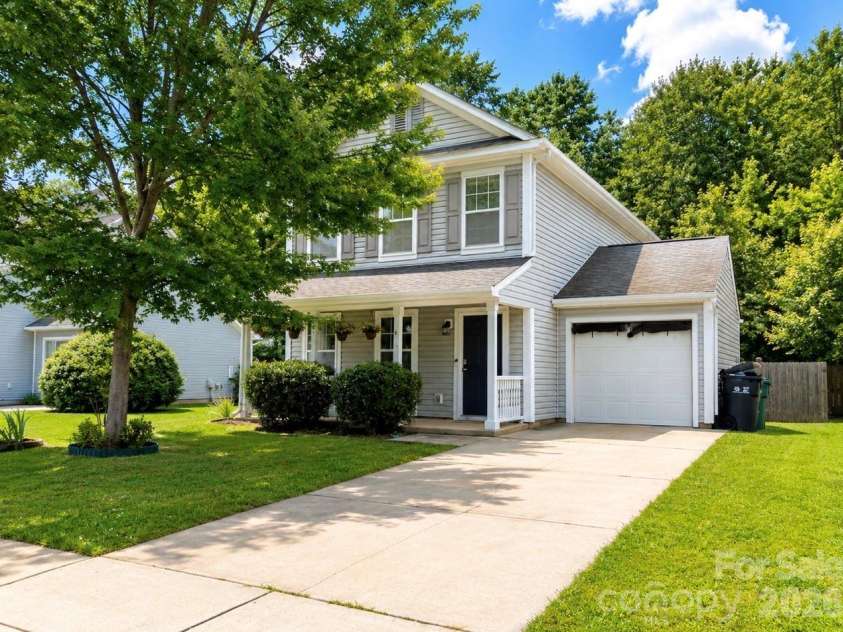 413 Peachtree Road, Charlotte, NC 28216.  MLS# CAR4400432, YatesRealty ID 35184. 