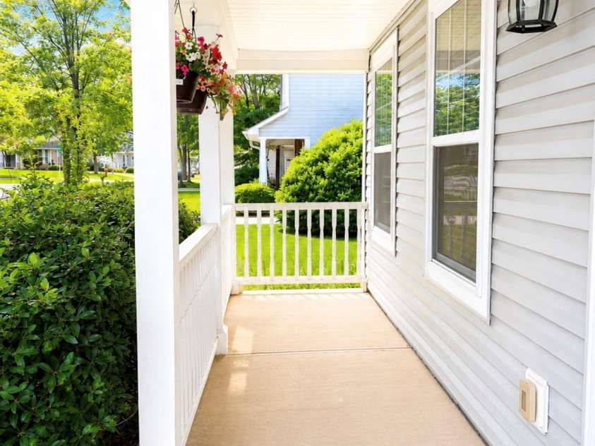 413 Peachtree Road, Charlotte, NC 28216.  MLS# CAR4400432, YatesRealty ID 35184. 