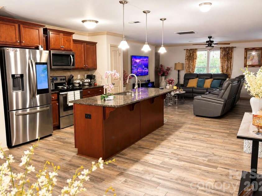 413 Peachtree Road, Charlotte, NC 28216.  MLS# CAR4400432, YatesRealty ID 35184. 