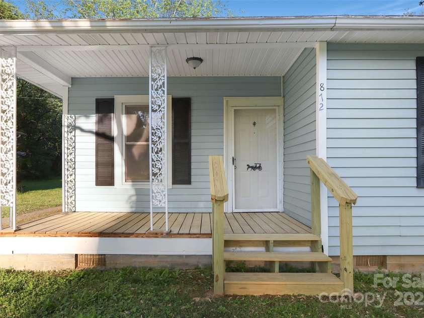 872 Wellman Street, Gastonia, NC 28054.  MLS# CAR4250064, YatesRealty ID 35185. 