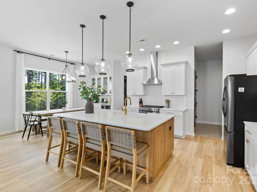 18027 Wilbanks Drive, Charlotte, NC 28278.  MLS# CAR4274393, YatesRealty ID 35186. 