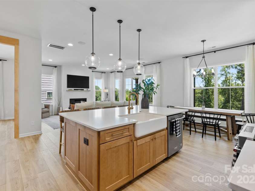 18027 Wilbanks Drive, Charlotte, NC 28278.  MLS# CAR4274393, YatesRealty ID 35186. 