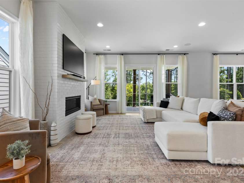 18027 Wilbanks Drive, Charlotte, NC 28278.  MLS# CAR4274393, YatesRealty ID 35186. 