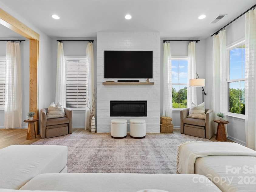 18027 Wilbanks Drive, Charlotte, NC 28278.  MLS# CAR4274393, YatesRealty ID 35186. 