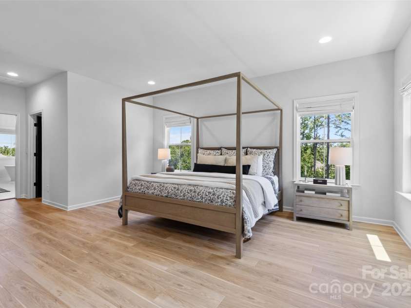 18027 Wilbanks Drive, Charlotte, NC 28278.  MLS# CAR4274393, YatesRealty ID 35186. 