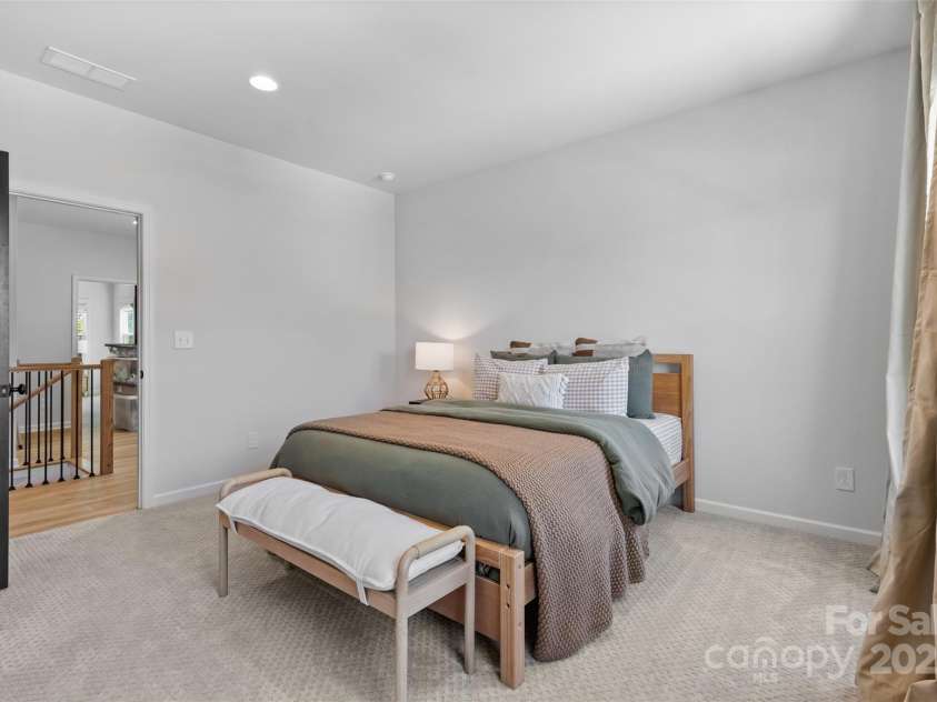 18027 Wilbanks Drive, Charlotte, NC 28278.  MLS# CAR4274393, YatesRealty ID 35186. 