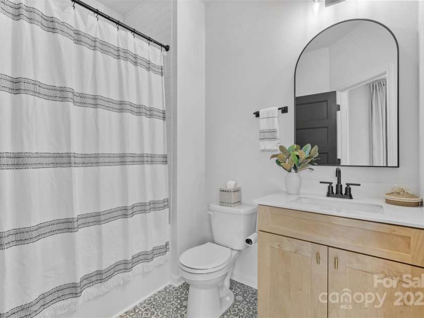 18027 Wilbanks Drive, Charlotte, NC 28278.  MLS# CAR4274393, YatesRealty ID 35186. 