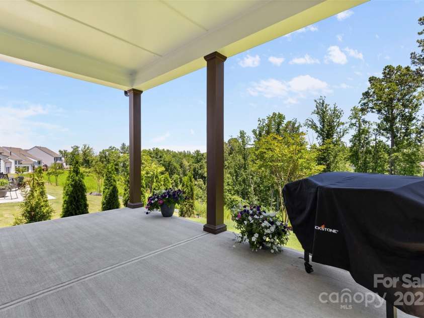 18027 Wilbanks Drive, Charlotte, NC 28278.  MLS# CAR4274393, YatesRealty ID 35186. 