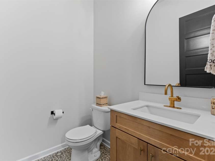 18027 Wilbanks Drive, Charlotte, NC 28278.  MLS# CAR4274393, YatesRealty ID 35186. 