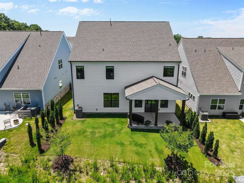 18027 Wilbanks Drive, Charlotte, NC 28278.  MLS# CAR4274393, YatesRealty ID 35186. 