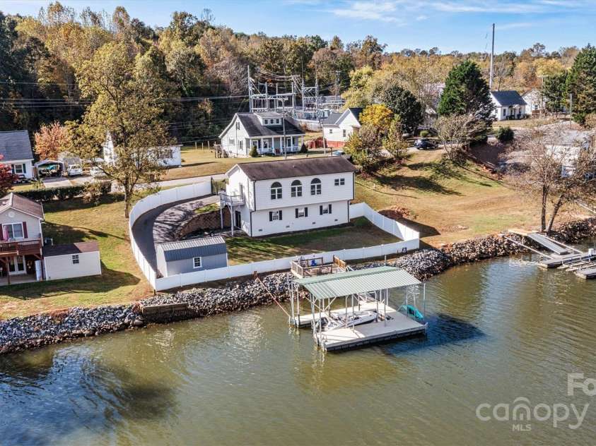 209 Catawba Avenue, Hickory, NC 28601.  MLS# CAR4294357, YatesRealty ID 35187. 107' Lake Frontage - 10.24.25