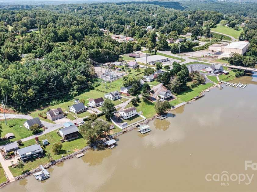 209 Catawba Avenue, Hickory, NC 28601.  MLS# CAR4294357, YatesRealty ID 35187. Aerial View  - Walking Distance to Copper Penny Grill