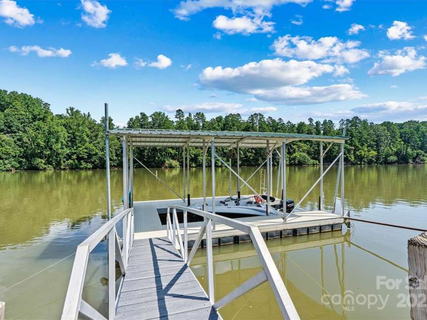 209 Catawba Avenue, Hickory, NC 28601.  MLS# CAR4294357, YatesRealty ID 35187. Aluminum Floating Boat Dock View 