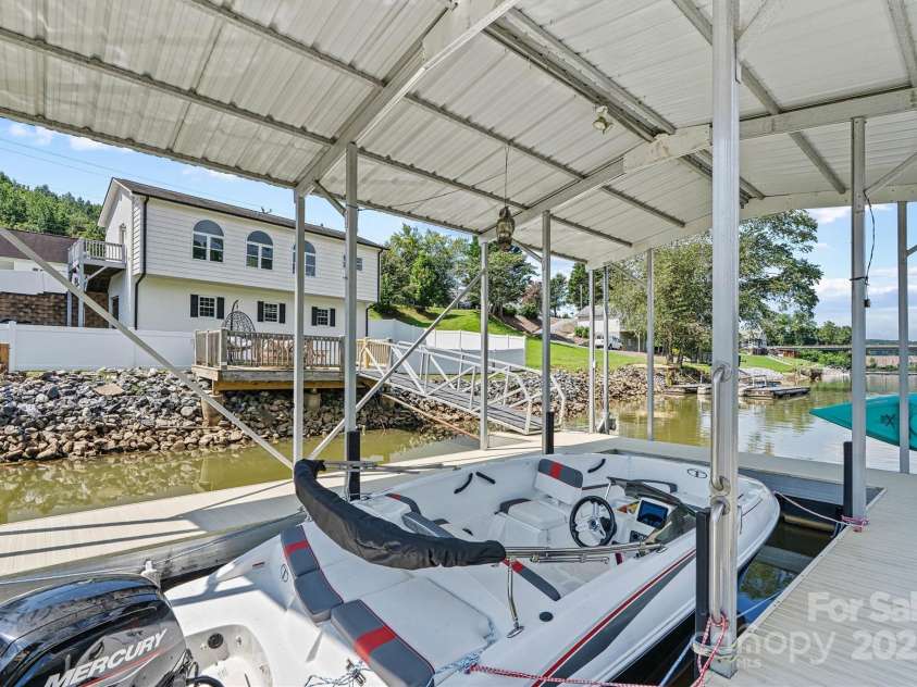 209 Catawba Avenue, Hickory, NC 28601.  MLS# CAR4294357, YatesRealty ID 35187. Focused Boat Dock View