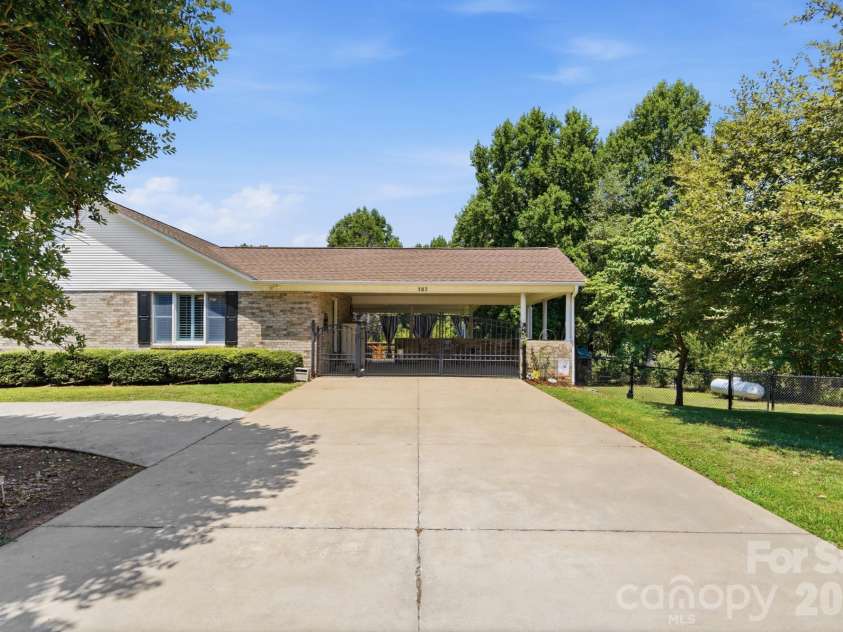 107 Brendle Lane, Troutman, NC 28166.  MLS# CAR4398086, YatesRealty ID 35188. 