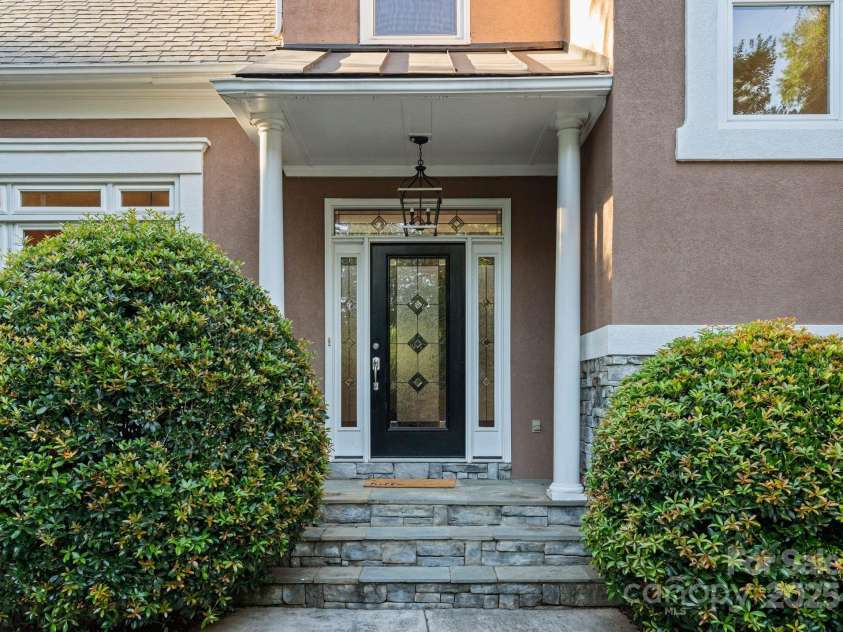 18832 Greyton Lane, Davidson, NC 28036.  MLS# CAR4284182, YatesRealty ID 35189. 